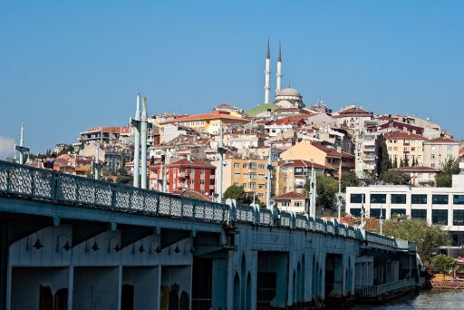 Das Fahrerlager. Auf der Brücke. Das Fahrerlager. Auf der Brücke.
