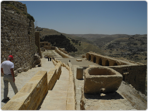 Al Karak. Eine der vielen Kreuzritterburgen. Aber auch sie fiel irgendwann. Al Karak. Eine der vielen Kreuzritterburgen. Aber auch sie fiel irgendwann.