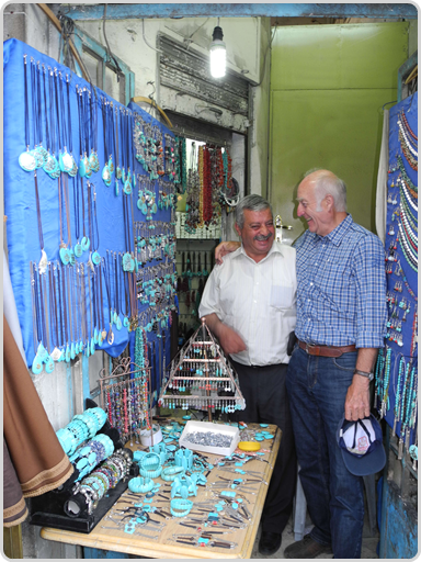 Interkultureller Austausch mit ein paar Brocken englisch. Interkultureller Austausch mit ein paar Brocken englisch.