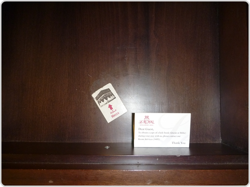 Bibel und Koran auf Wunsch - Mekka gibt's immer. Bibel und Koran auf Wunsch - Mekka gibt's immer.